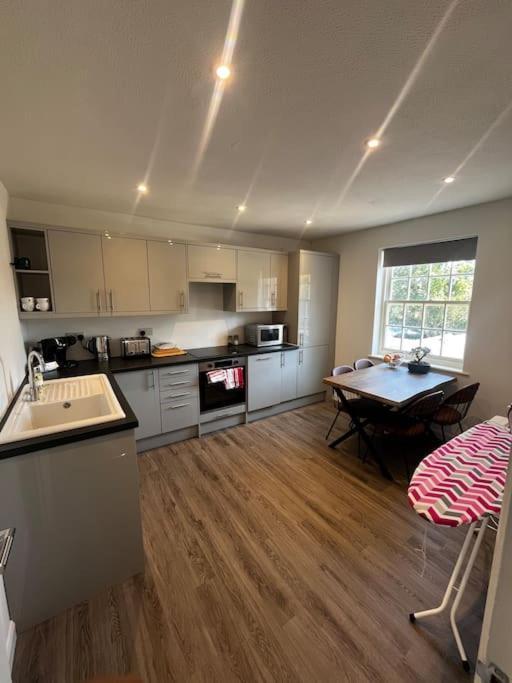 Lento Apartment ウィンチェスター エクステリア 写真
